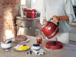 Artisan vattenkokare med variabel temperatur 1,5 L, Empire red