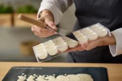 Blomsterbergs chokladskrapa, Ek-rostfritt stål