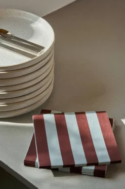 Bold Stripe pappersservett, Vinröd-blå, 20‑pack, 33×33 cm