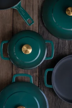Combekk Enameled gjutjärnsgryta Ø32 cm, Holly Green-gold knob
