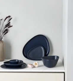 Curve Stoneware tallrik 26x30 cm, Navy blue