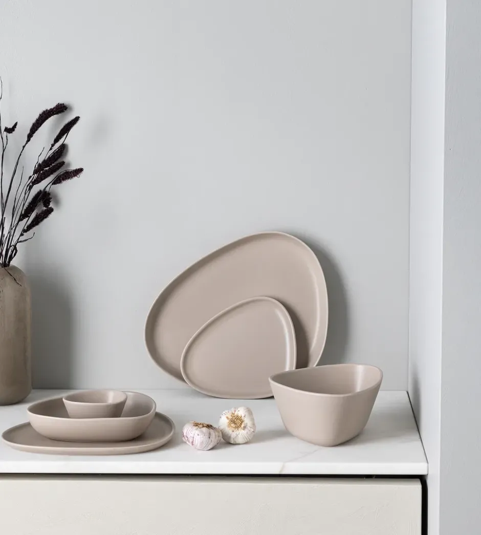 Curve Stoneware tallrik 26x30 cm, Sand