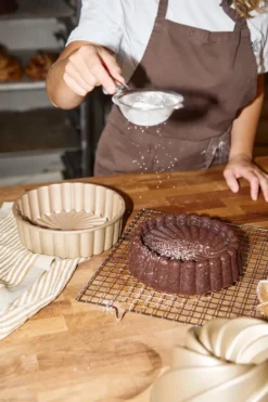 Daisy sockerkaksform nonstick, Guld