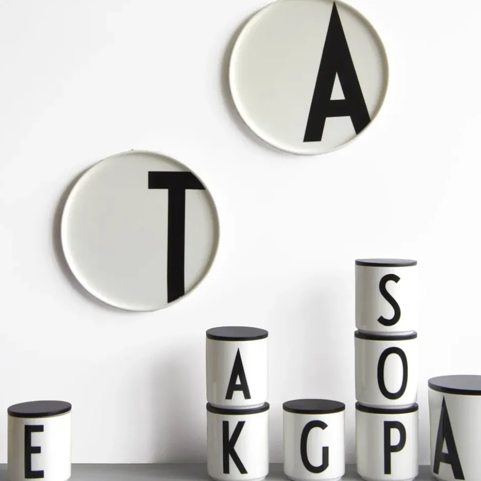 Design Letters tallrik, I