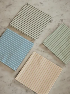 Dolly pappersservetter 33x33 cm 20-pack, Light blue-white