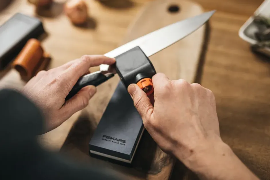 Fiskars brynstensset, Svart-orange