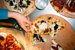 Grand Cru pizzabräda och pizzaskärare, Bok, Ø35 cm