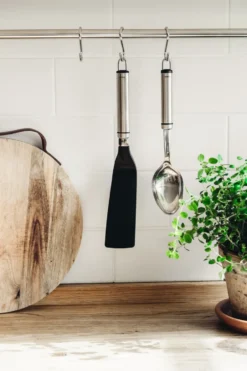 Heirol Steely nylonspatula, Svart-rostfritt stål