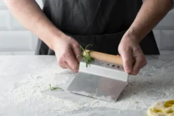 Innovative bänkskrapa 15 cm, Cream-grå