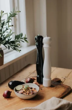 Karou salt- och pepparkvarn 40 cm, Vit