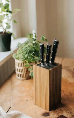 Kini Knivblock fyrkantigt akaciaträ, 23,5x10,7x10,7 cm