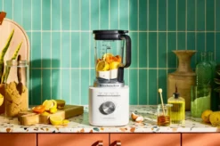 KitchenAid Pure Power 5KSB2073 blender 2 L, Porcelain white