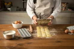 Marcato ravioliplåt inkl kavel fyrkantig ravioli, 24 st