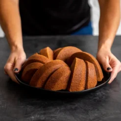 Nordic Ware 75th anniversary braided bundt bakform, 2,4 L