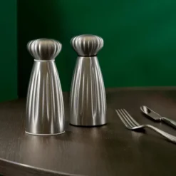 Palm Satin salt- och pepparkvarnsset, Small-rostfritt stål, med bricka