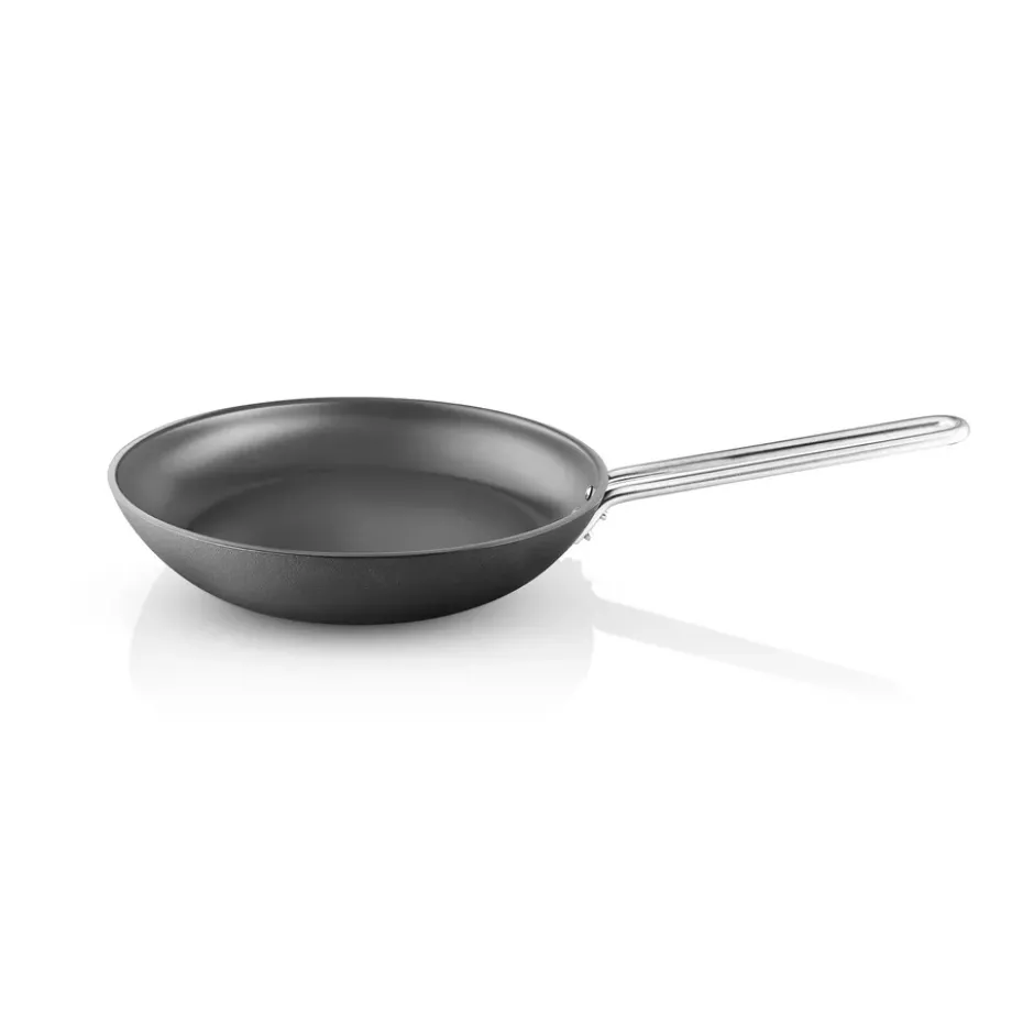 Professional Laser Titanium Slip-Let stekpanna, Black, Ø28 cm