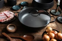 Satake traktörpanna lättviktsgjutjärn keramisk, 30 cm