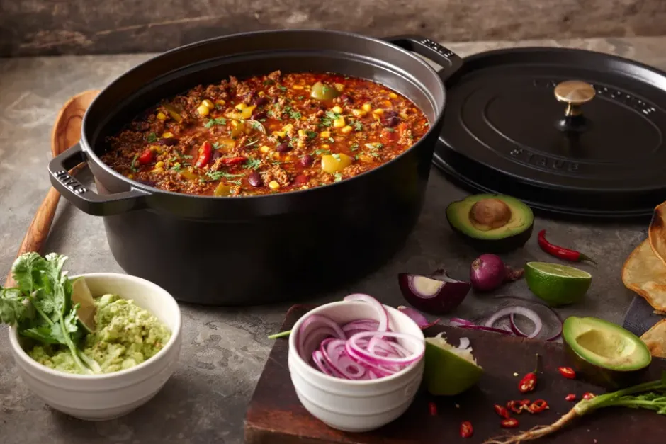 Staub La Cocotte oval gryta gjutjärn 5,5 L, Svart