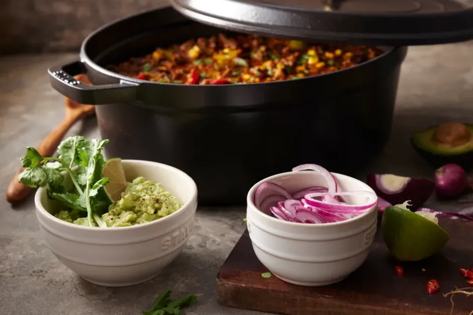 Staub La Cocotte oval gryta gjutjärn 8 L, Svart