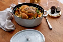 Staub La Cocotte oval gryta gjutjärn 6,7 L, White truffle