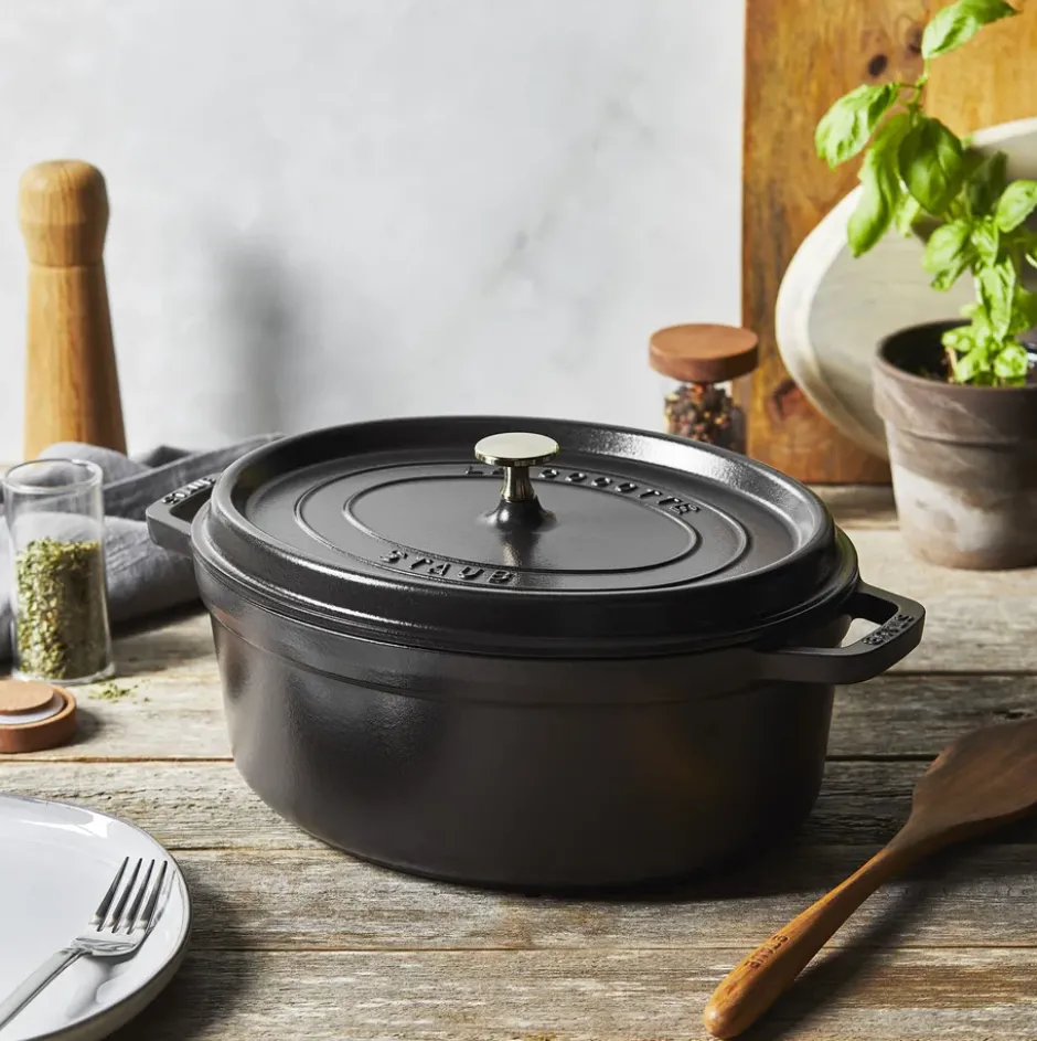 Staub La Cocotte oval gryta gjutjärn 2,35 L, Svart