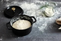 Staub La Cocotte rund gryta gjutjärn 1,7 L, Svart