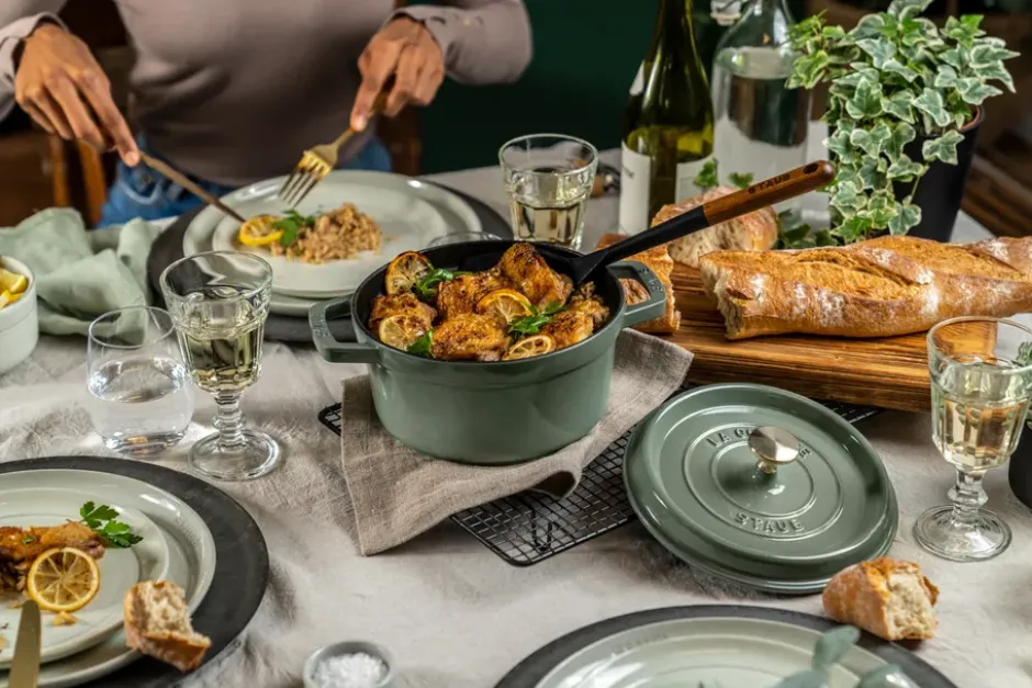 Staub La Cocotte rund gryta gjutjärn 5,2 L, Eukalyptus