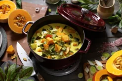Staub La Cocotte rund gryta gjutjärn 5,2 L, Grenadinröd