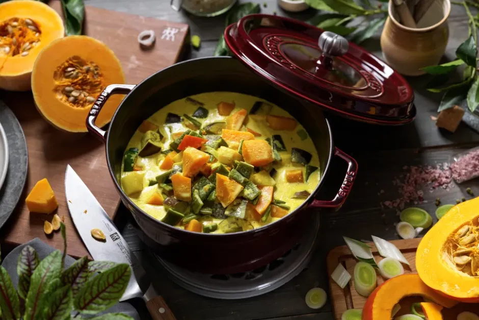 Staub La Cocotte rund gryta gjutjärn 5,2 L, Grenadinröd