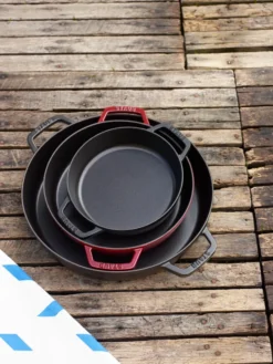 Staub paellapanna gjutjärn 2 handtag Ø34 cm, Svart