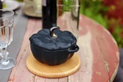Staub pumpagryta i stengods svart, 0,7 L
