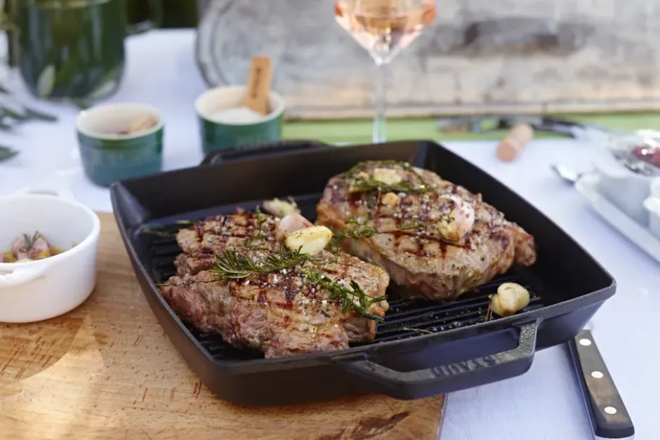 Staub Pure grillpanna gjutjärn kvadratisk svart, 28 cm