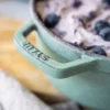 Staub rund gryta i gjutjärn 3,8 l, Salvia