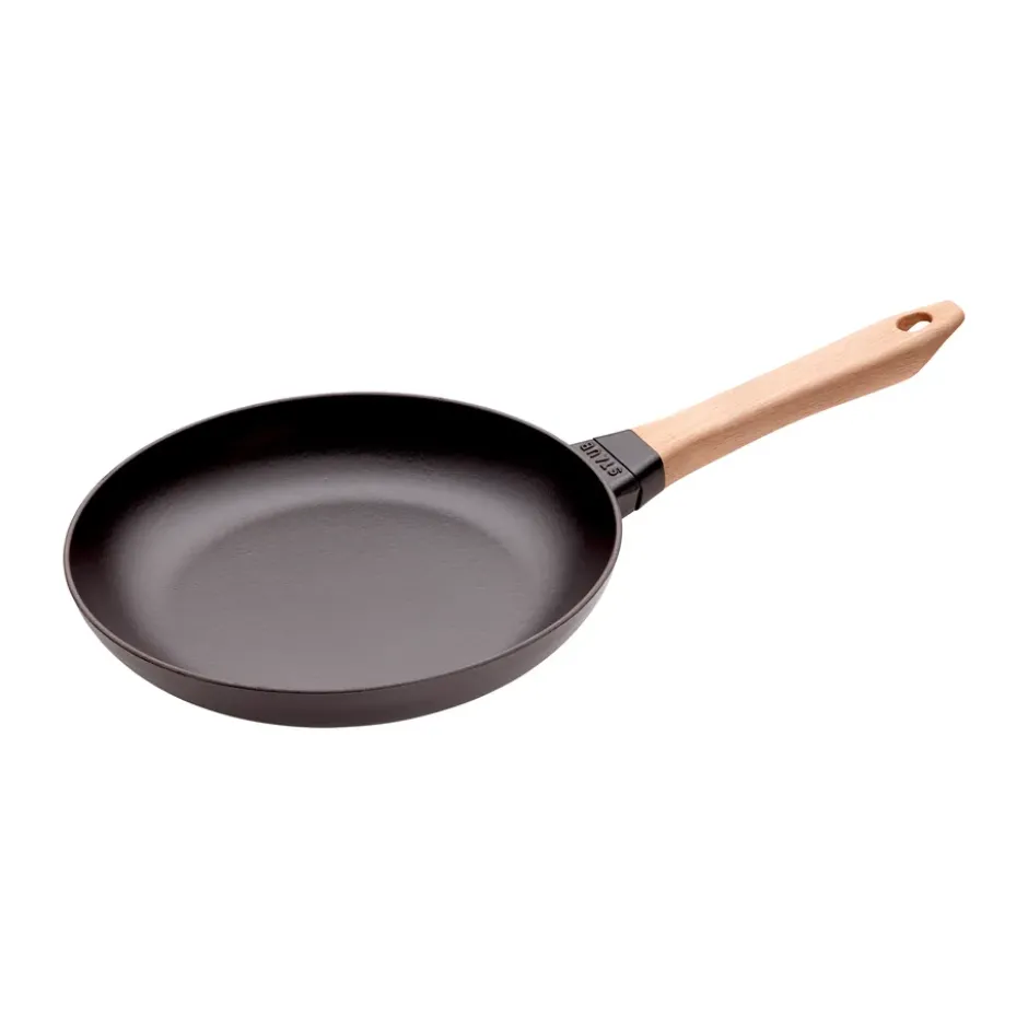 Staub stekpanna gjutjärn svart ljust trähandtag, Ø26 cm