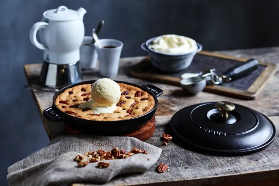 Staub ugnsform gjutjärn med lock rund Ø20 cm, Svart