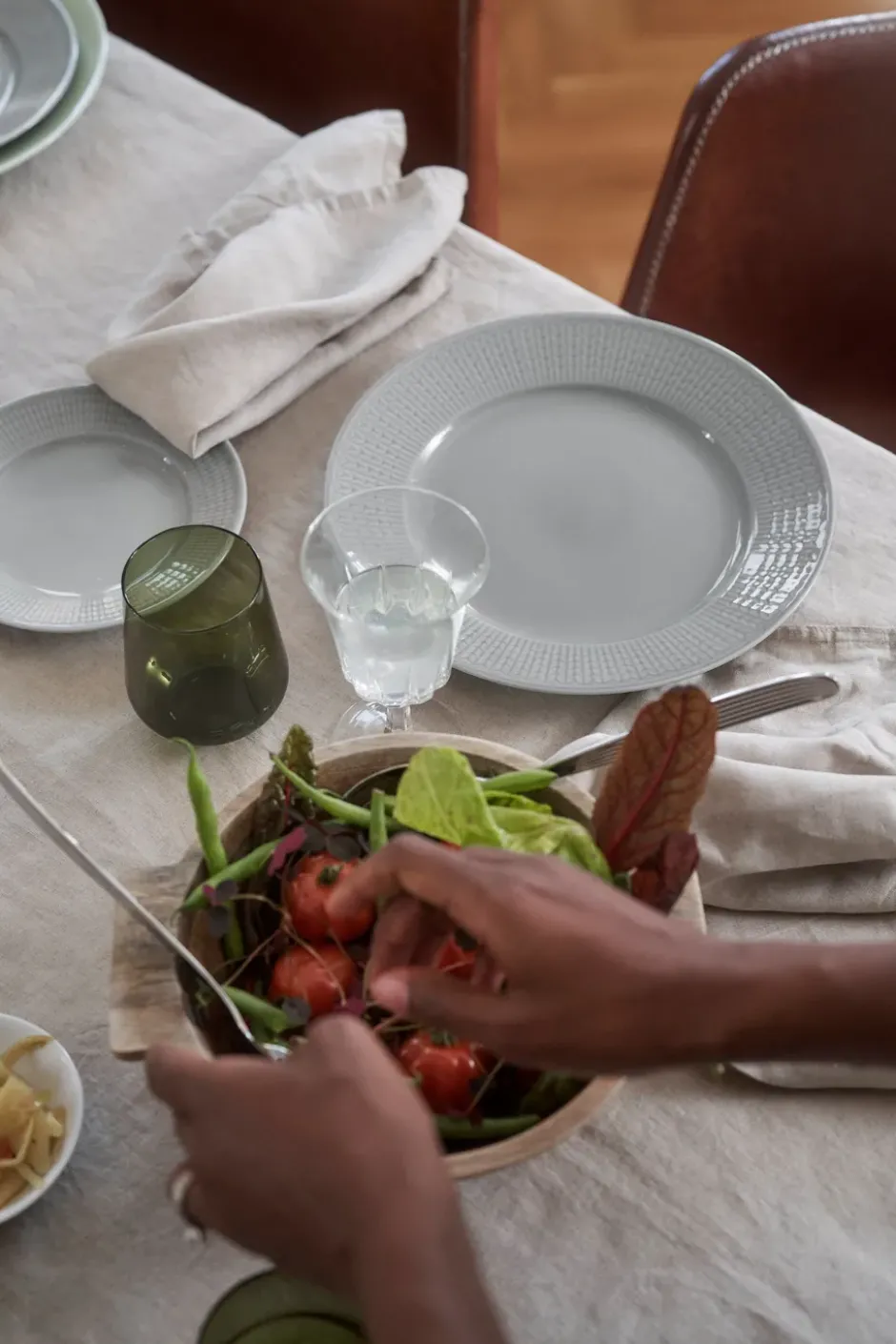Swedish Grace tallrik Ø27 cm, Dimma (grå)