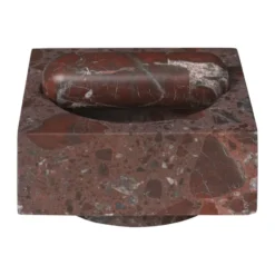 Tvara mortel, Rosso levanto